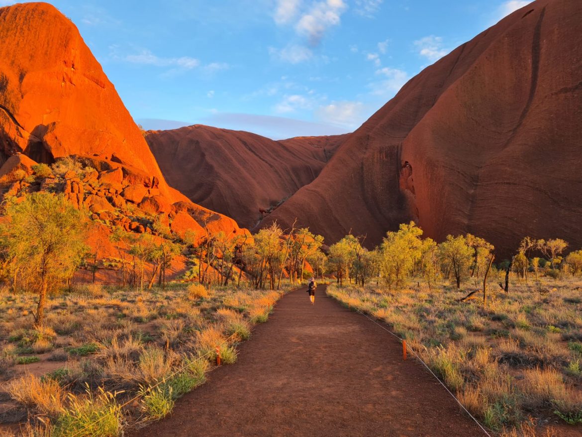 Uluru walking trail