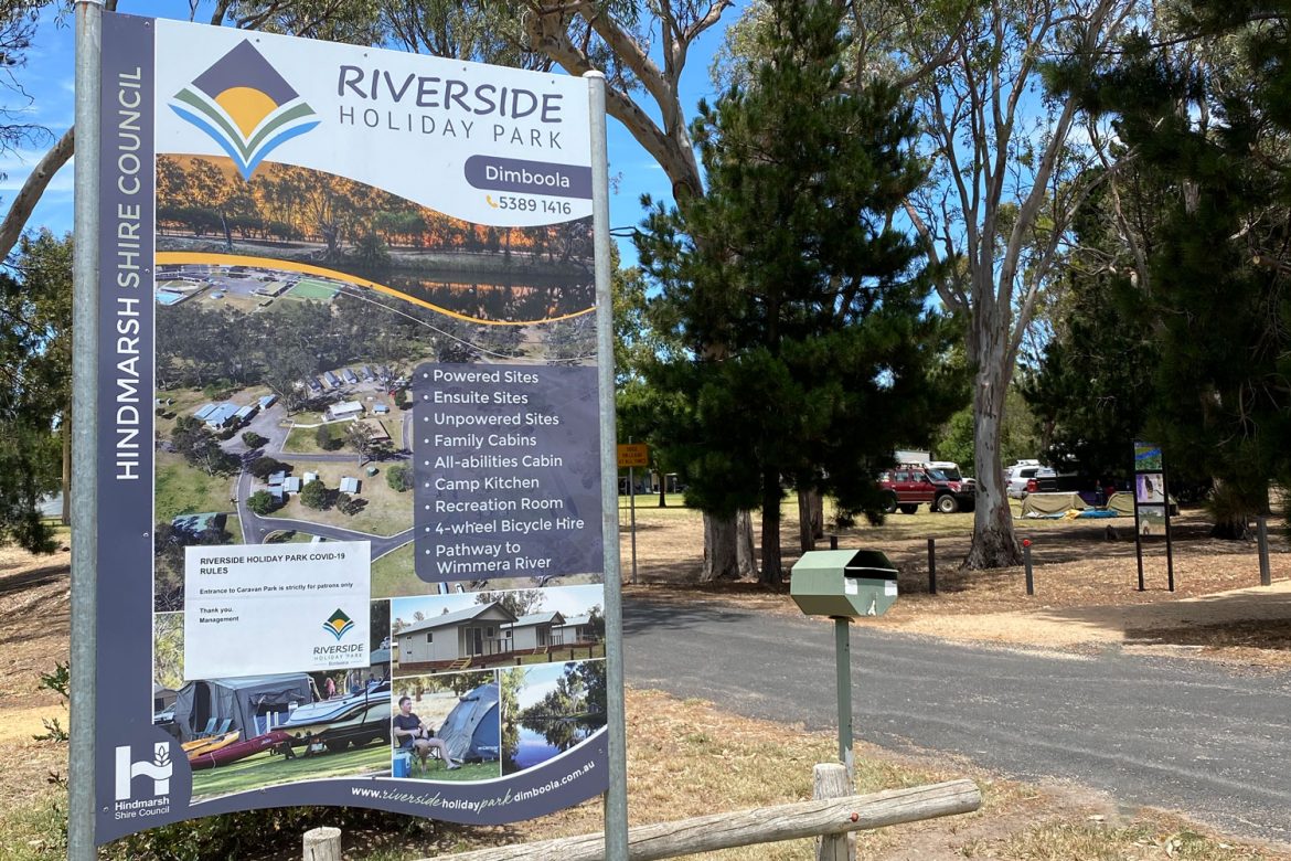 riverside-holiday-park-sign