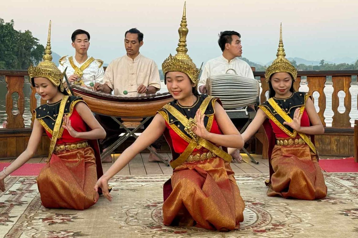 Traditional-dance-Laos
