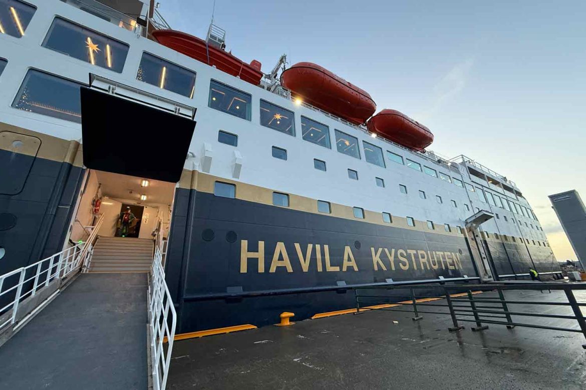 boarding-the-ship